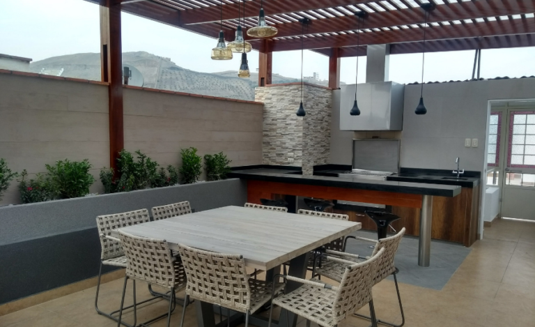 terraza con parrilla