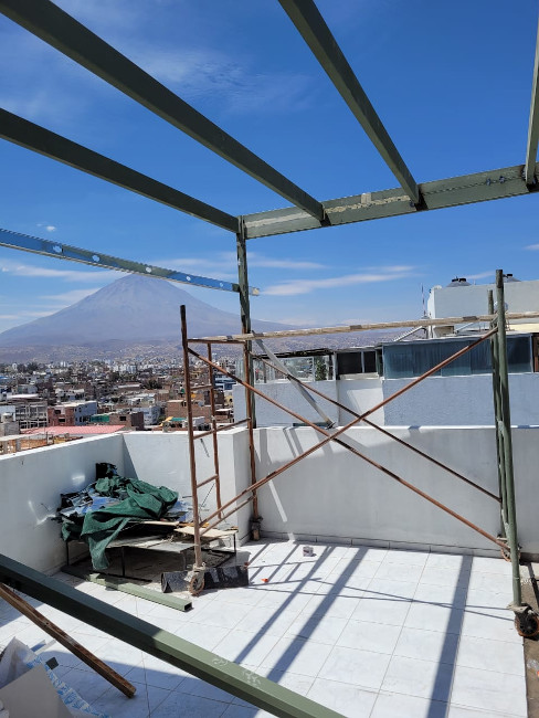 Una terraza con vista al misti