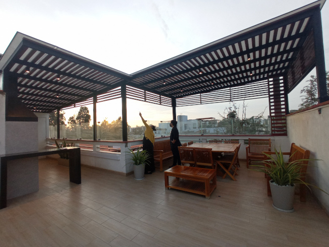 terraza en las casuarinas 