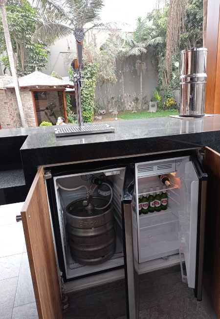 Frigobar y dispensador de chopp